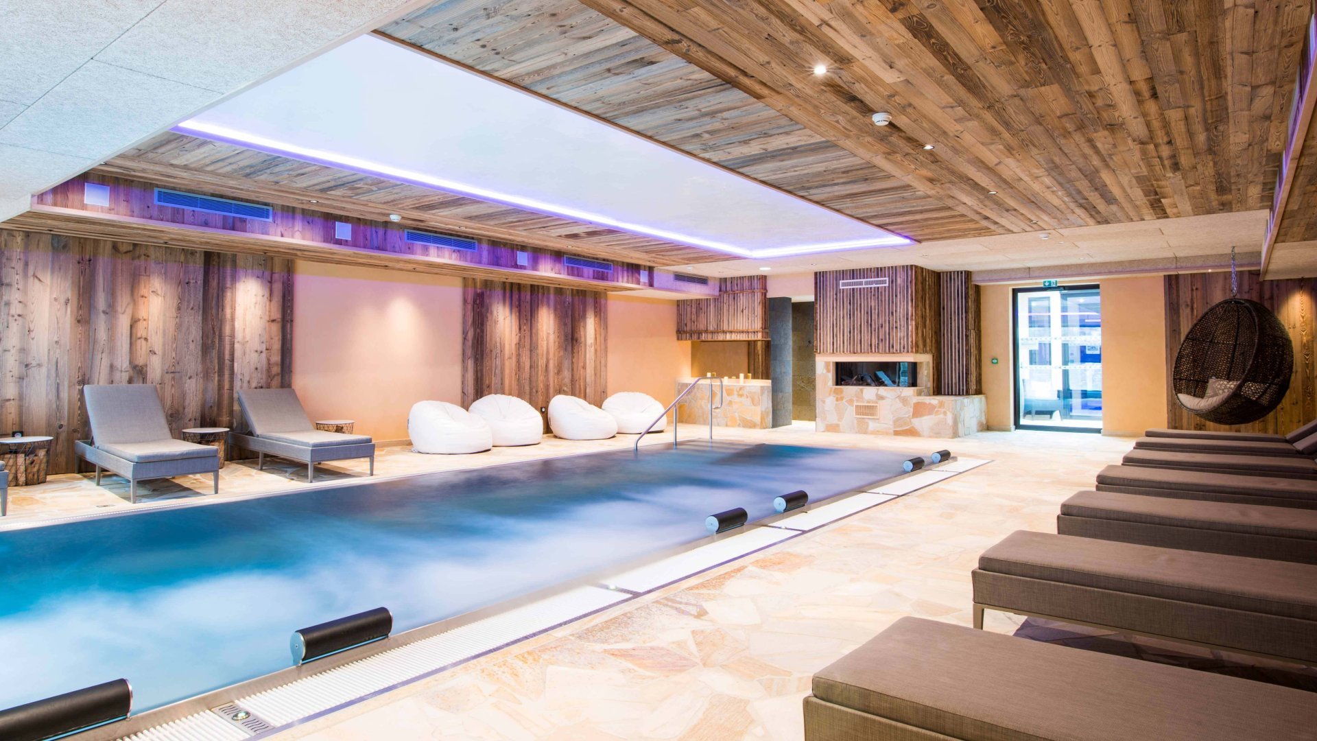 01.Hotel-Piscine-Interieure-Alsace